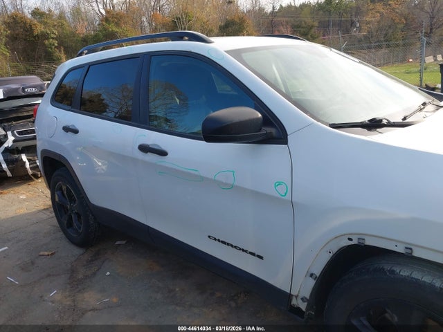44614034 :رقم المزاد ، 1C4PJMABXHW562466 vin ، 2017 Jeep Cherokee Altitude 4x4 مزاد بيع