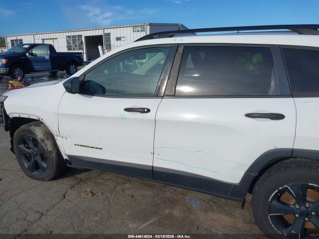 44614034 :رقم المزاد ، 1C4PJMABXHW562466 vin ، 2017 Jeep Cherokee Altitude 4x4 مزاد بيع