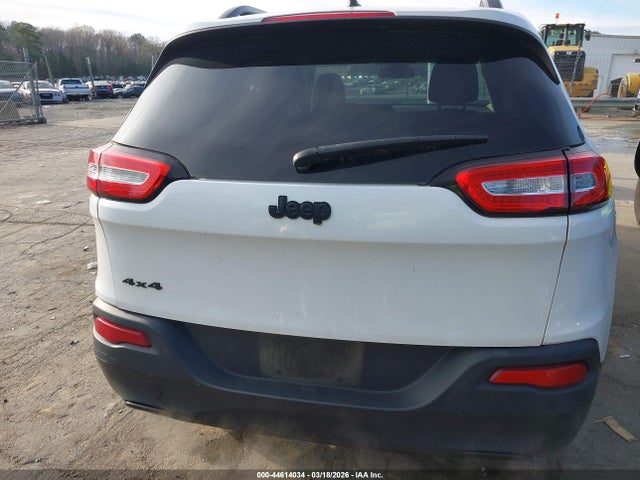44614034 :رقم المزاد ، 1C4PJMABXHW562466 vin ، 2017 Jeep Cherokee Altitude 4x4 مزاد بيع
