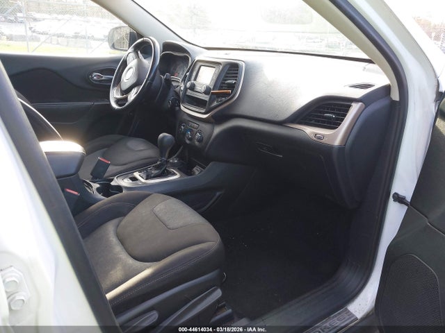 44614034 :رقم المزاد ، 1C4PJMABXHW562466 vin ، 2017 Jeep Cherokee Altitude 4x4 مزاد بيع