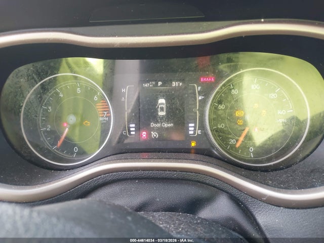 44614034 :رقم المزاد ، 1C4PJMABXHW562466 vin ، 2017 Jeep Cherokee Altitude 4x4 مزاد بيع