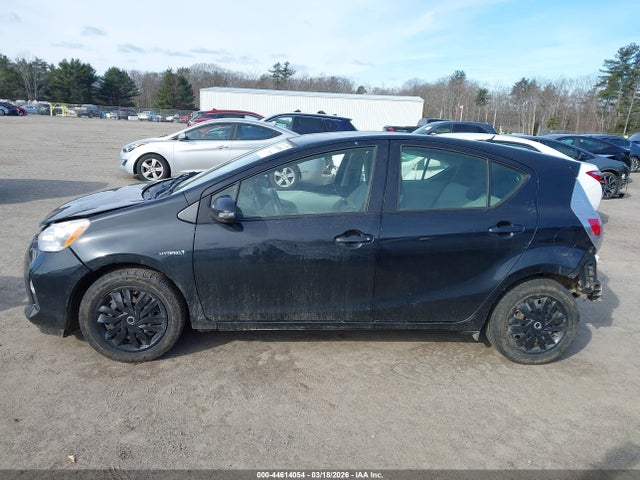 Toyota Prius C One 2014 JTDKDTB35E1074120 Image 15