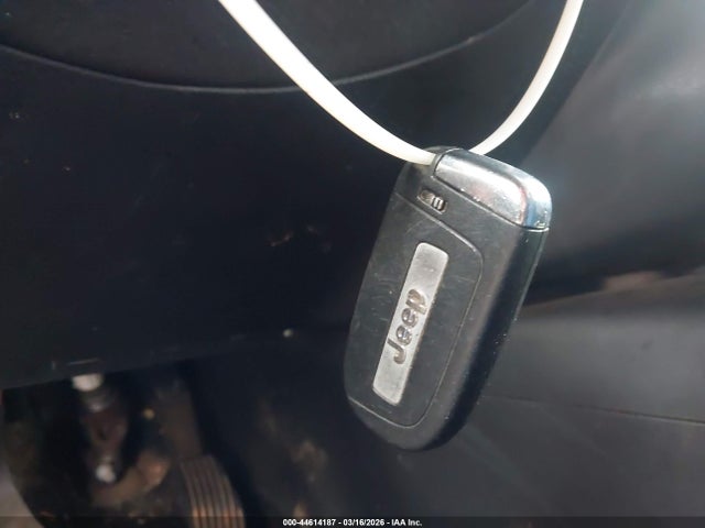 ZACCJABT7FPC01985 Jeep Renegade Latitude