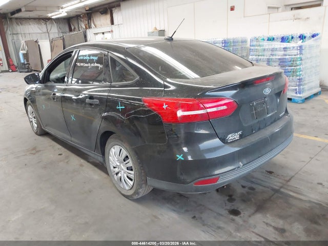 Ford FOCUS S 2015 1FADP3E22FL269574 Image 3