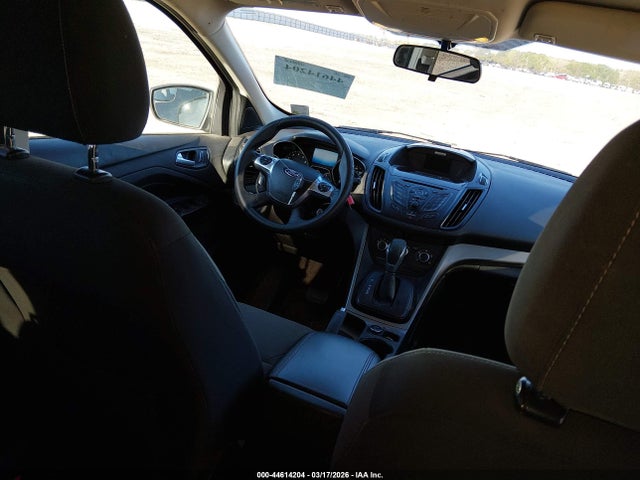 44614204 :رقم المزاد ، 1FMCU0G77GUC19654 vin ، 2016 Ford Escape Se مزاد بيع