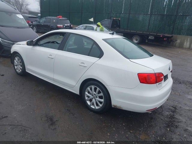 44614212 :رقم المزاد ، 3VWD17AJ9EM354227 vin ، 2014 Volkswagen Jetta 1.8t Se مزاد بيع