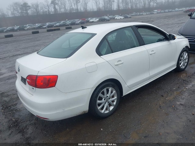 44614212 :رقم المزاد ، 3VWD17AJ9EM354227 vin ، 2014 Volkswagen Jetta 1.8t Se مزاد بيع