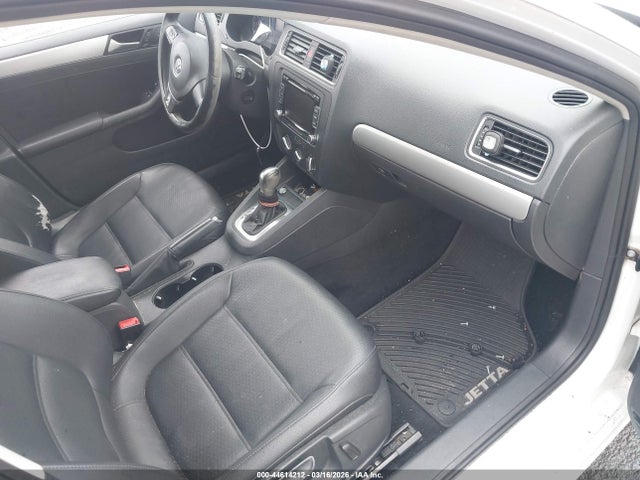 44614212 :رقم المزاد ، 3VWD17AJ9EM354227 vin ، 2014 Volkswagen Jetta 1.8t Se مزاد بيع