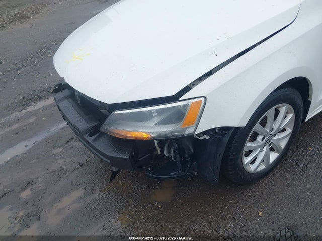 44614212 :رقم المزاد ، 3VWD17AJ9EM354227 vin ، 2014 Volkswagen Jetta 1.8t Se مزاد بيع