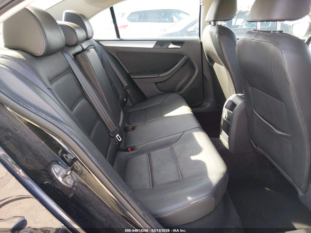 44614256 :رقم المزاد ، 3VWDP7AJ2DM283742 vin ، 2013 Volkswagen Jetta 2.5l Se مزاد بيع