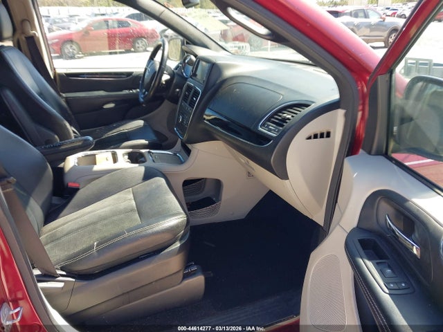 Auction sale of the 2016 Dodge Grand Caravan Sxt, vin: 2C4RDGCGXGR134947, lot number: 44614277