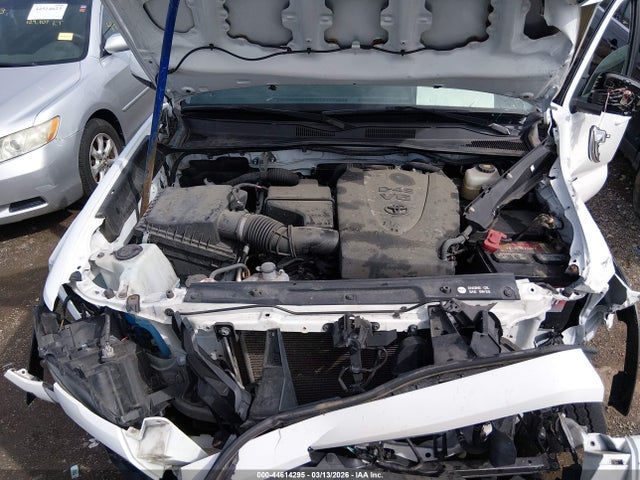 2018 Toyota Tacoma Trd Off Road მანქანა იყიდება აუქციონზე, vin: 3TMCZ5AN0JM154247, აუქციონის ნომერი: 44614295