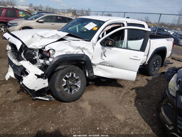 2018 Toyota Tacoma Trd Off Road მანქანა იყიდება აუქციონზე, vin: 3TMCZ5AN0JM154247, აუქციონის ნომერი: 44614295
