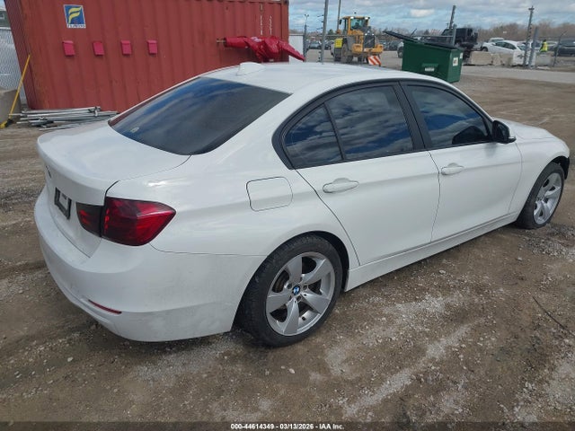 2013 BMW 320I WBA3C3C51DF979766 Photo 3