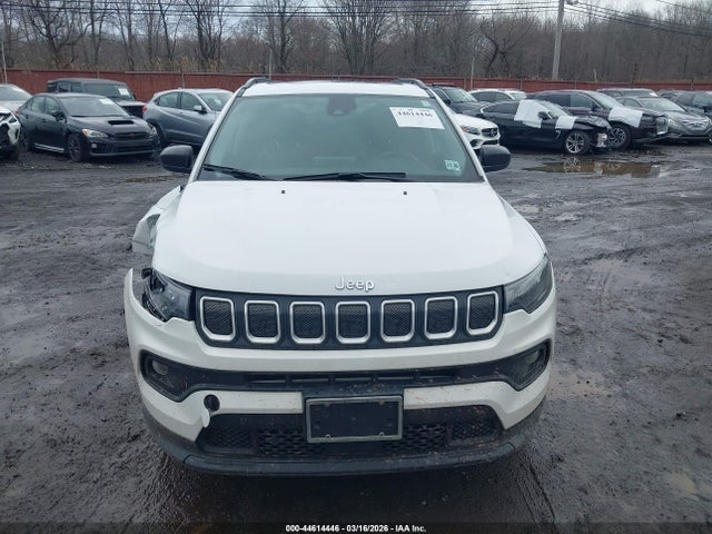 44614446 :رقم المزاد ، 3C4NJDBB7NT116525 vin ، 2022 Jeep Compass Latitude 4x4 مزاد بيع