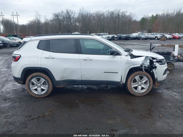 44614446 :رقم المزاد ، 3C4NJDBB7NT116525 vin ، 2022 Jeep Compass Latitude 4x4 مزاد بيع