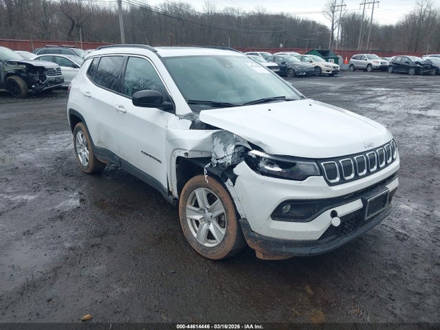 44614446 :رقم المزاد ، 3C4NJDBB7NT116525 vin ، 2022 Jeep Compass Latitude 4x4 مزاد بيع