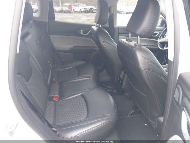 44614446 :رقم المزاد ، 3C4NJDBB7NT116525 vin ، 2022 Jeep Compass Latitude 4x4 مزاد بيع