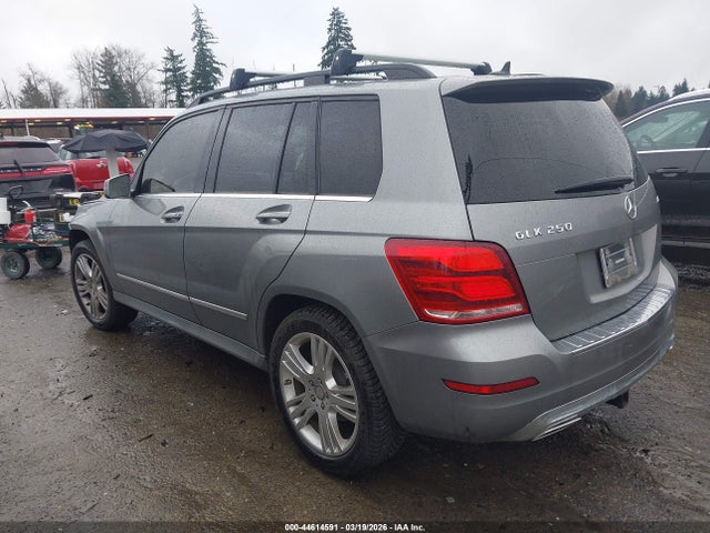 2015 MERCEDES-BENZ GLK 250 BLUETEC WDCGG0EB7FG423947 Photo 2