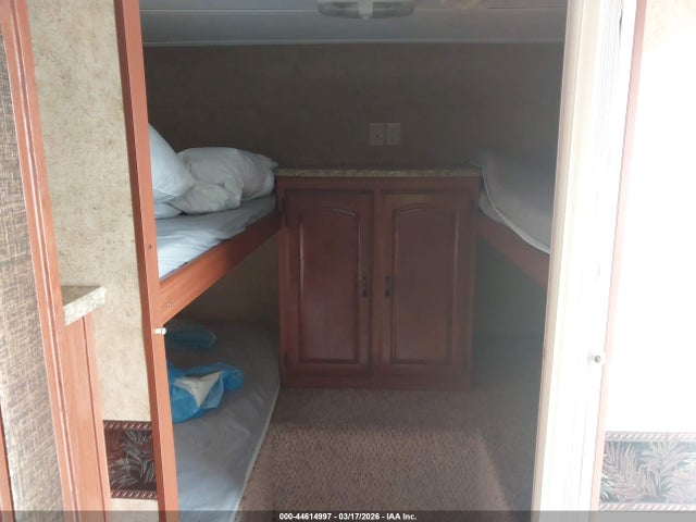 44614997 :رقم المزاد ، 4YDT30123AB452029 vin ، 2010 Keystone Rv Other مزاد بيع