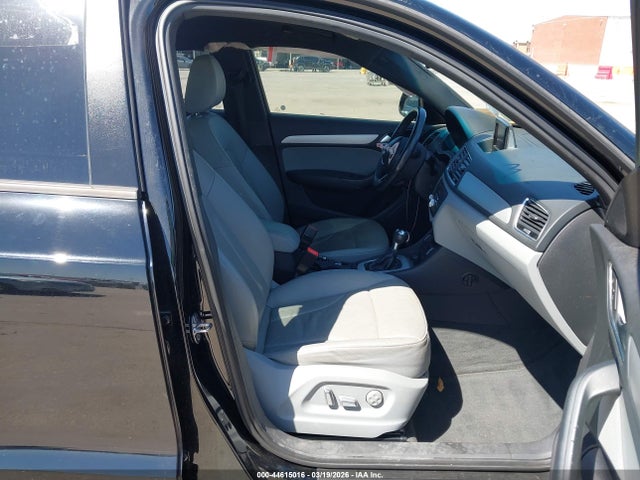 2017 Audi Q3 2.0t Premium მანქანა იყიდება აუქციონზე, vin: WA1BCCFS1HR009639, აუქციონის ნომერი: 44615016