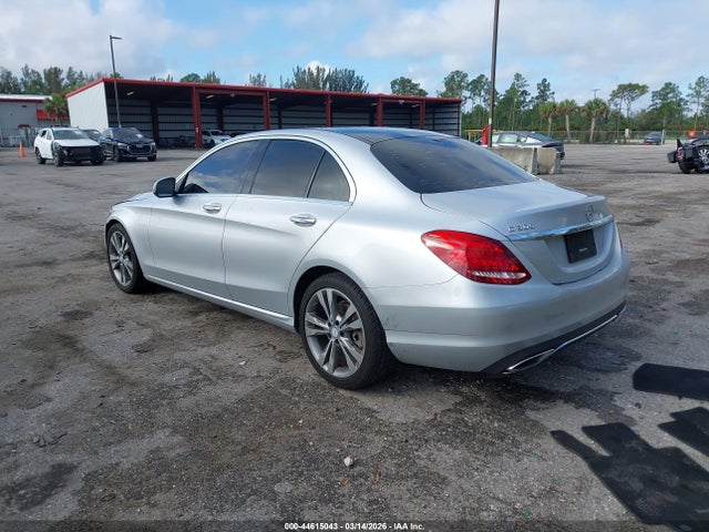 2016 MERCEDES-BENZ C 300 55SWF4JB7GU169541 Photo 2