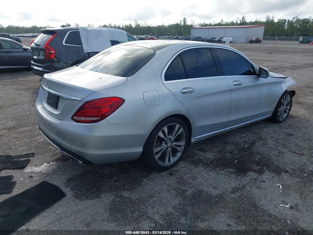 2016 MERCEDES-BENZ C 300 55SWF4JB7GU169541 Photo 3