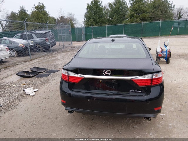 44615053 :رقم المزاد ، JTHBK1GGXD2060503 vin ، 2013 Lexus Es 350 مزاد بيع