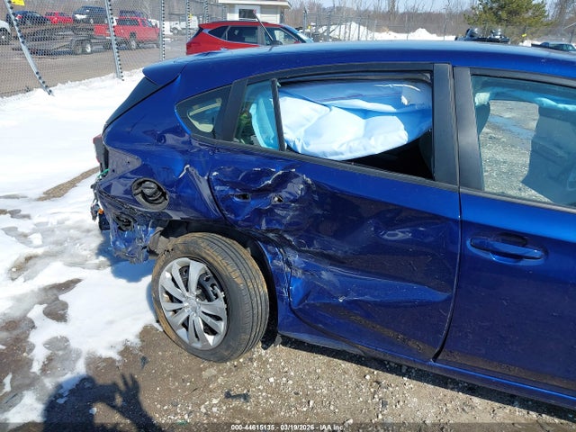 44615135 :رقم المزاد ، 4S3GTAA61J3747539 vin ، 2018 Subaru Impreza 2.0i مزاد بيع