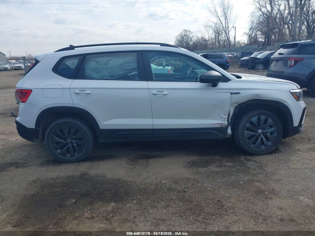 Продаж на аукціоні авто 2024 Volkswagen Taos 1.5t S, vin: 3VV5X7B21RM056159, номер лоту: 44615176