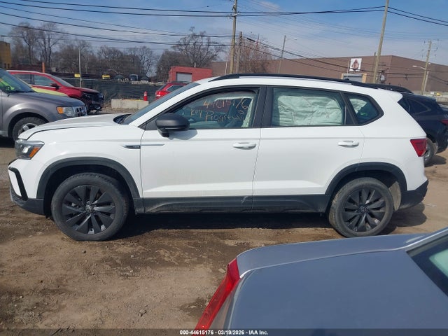 Продаж на аукціоні авто 2024 Volkswagen Taos 1.5t S, vin: 3VV5X7B21RM056159, номер лоту: 44615176