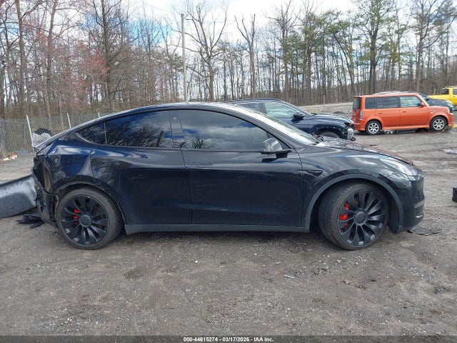 44615274 :رقم المزاد ، 7SAYGDEF4NF465816 vin ، 2022 Tesla Model Y Performance Dual Motor All-wheel Drive مزاد بيع