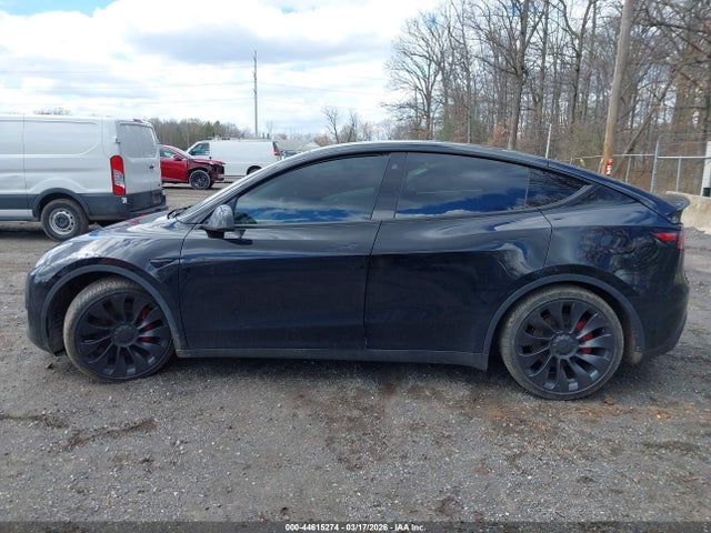 44615274 :رقم المزاد ، 7SAYGDEF4NF465816 vin ، 2022 Tesla Model Y Performance Dual Motor All-wheel Drive مزاد بيع