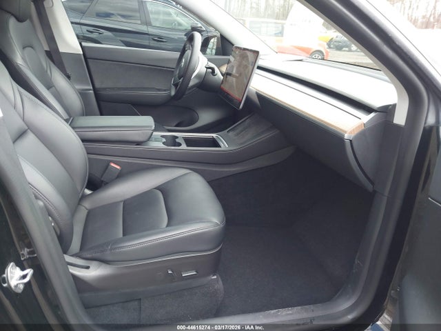 44615274 :رقم المزاد ، 7SAYGDEF4NF465816 vin ، 2022 Tesla Model Y Performance Dual Motor All-wheel Drive مزاد بيع