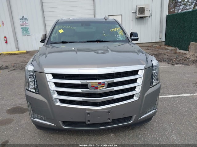 44615280 :رقم المزاد ، 1GYS4HKJ1KR273636 vin ، 2019 Cadillac Escalade Esv Luxury مزاد بيع
