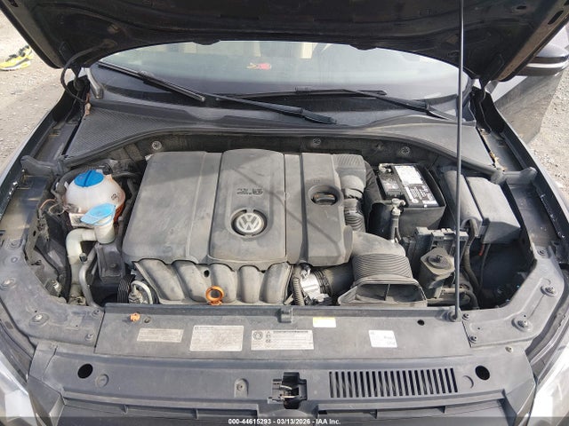 2013 Volkswagen Passat 2.5l Se მანქანა იყიდება აუქციონზე, vin: 1VWBH7A38DC062458, აუქციონის ნომერი: 44615293