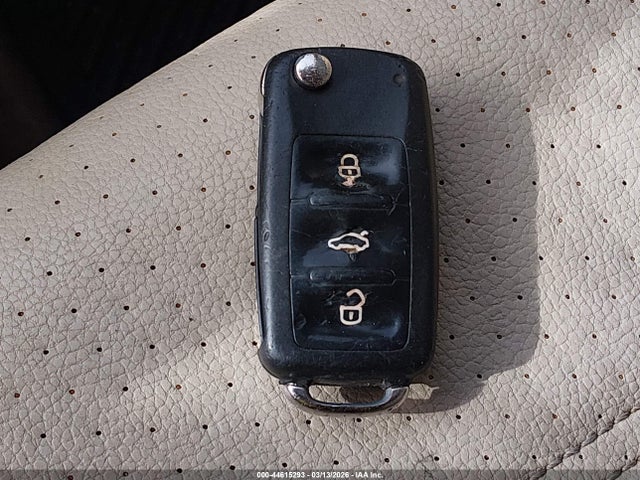 2013 Volkswagen Passat 2.5l Se მანქანა იყიდება აუქციონზე, vin: 1VWBH7A38DC062458, აუქციონის ნომერი: 44615293