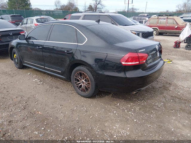 2013 Volkswagen Passat 2.5l Se მანქანა იყიდება აუქციონზე, vin: 1VWBH7A38DC062458, აუქციონის ნომერი: 44615293