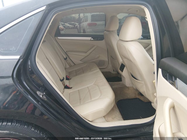 2013 Volkswagen Passat 2.5l Se მანქანა იყიდება აუქციონზე, vin: 1VWBH7A38DC062458, აუქციონის ნომერი: 44615293
