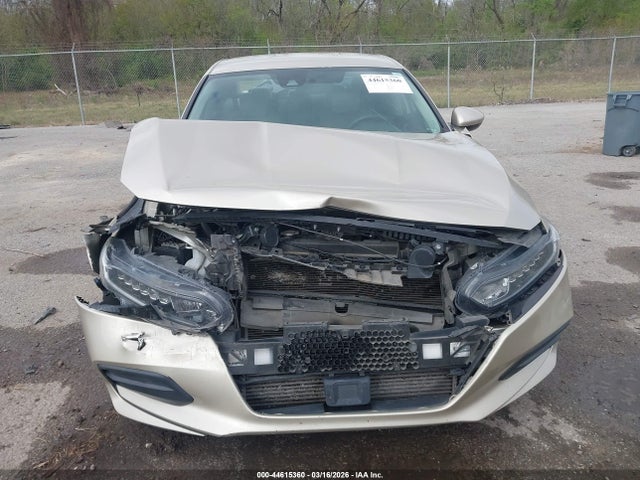44615360 :رقم المزاد ، 1HGCV1F17JA232323 vin ، 2018 Honda Accord Lx مزاد بيع