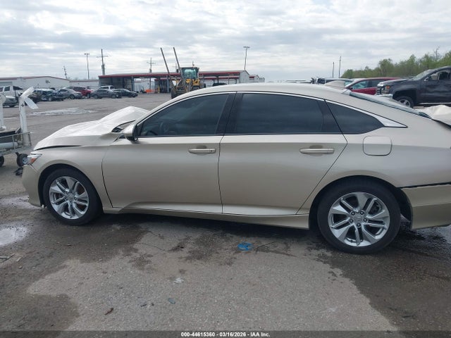 44615360 :رقم المزاد ، 1HGCV1F17JA232323 vin ، 2018 Honda Accord Lx مزاد بيع