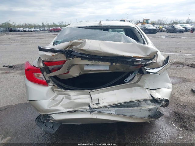 44615360 :رقم المزاد ، 1HGCV1F17JA232323 vin ، 2018 Honda Accord Lx مزاد بيع