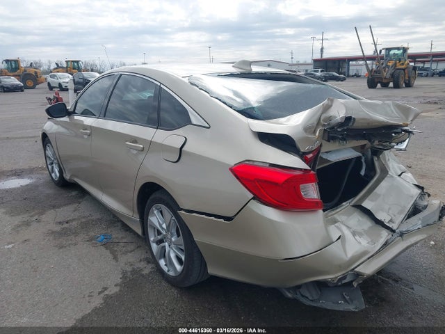 44615360 :رقم المزاد ، 1HGCV1F17JA232323 vin ، 2018 Honda Accord Lx مزاد بيع