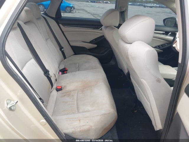 44615360 :رقم المزاد ، 1HGCV1F17JA232323 vin ، 2018 Honda Accord Lx مزاد بيع