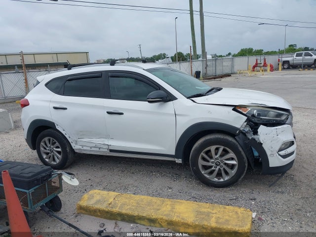 Aukcja sprzedaży 2017 Hyundai Tucson Limited/sport And Eco/se, vin: KM8J3CA26HU325569, numer aukcji: 44615389