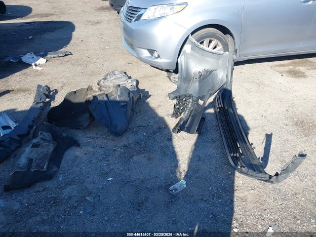 Toyota Highlander Le 2021 5TDBZRBH2MS155304 Image 12