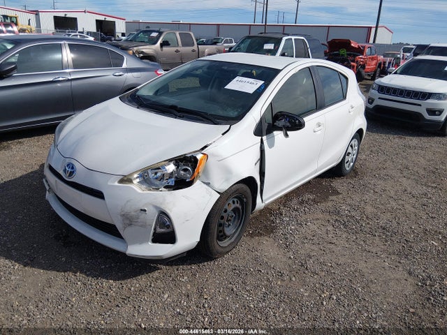 2012 TOYOTA PRIUS C JTDKDTB33C1518933 Photo 1