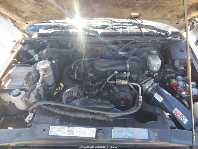 44615467 :رقم المزاد ، 1GTCS19W828101070 vin ، 2002 Gmc Sonoma Sls مزاد بيع