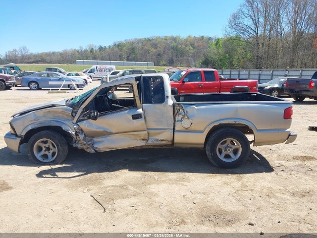 44615467 :رقم المزاد ، 1GTCS19W828101070 vin ، 2002 Gmc Sonoma Sls مزاد بيع