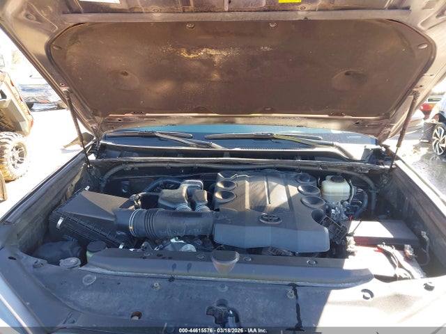2015 Toyota 4runner Trail Premium მანქანა იყიდება აუქციონზე, vin: JTEBU5JR5F5255211, აუქციონის ნომერი: 44615576